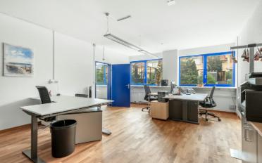 Commercial - image - 8