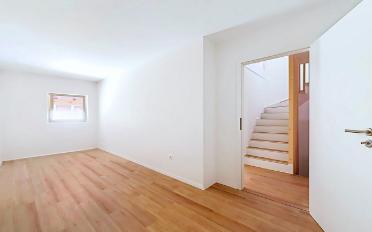 Einfamilienhaus 7.5 Zimmer - image - 7