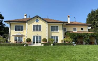 Villa - image - 1