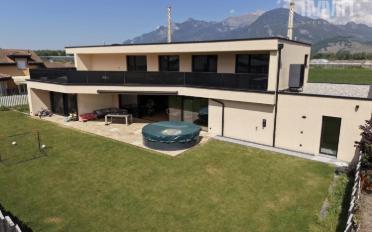 Villa 7.5 Zimmer - image - 1
