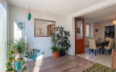 Villa - image - 4