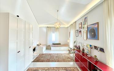 Attic flat 6.5 rooms - image - 10