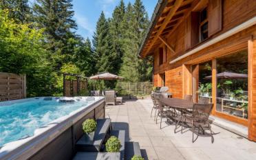 Chalet 7.5 pièces - image - 1
