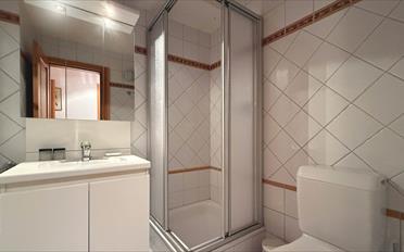 Apartment 4 rooms - image - 9