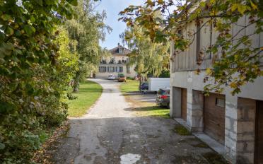 Maison 16 pièces - image - 2