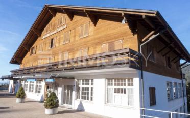 Hôtel 28 pièces - image - 1