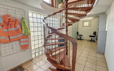 Commercial - image - 8