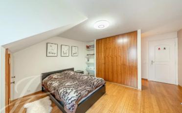 Single house 10 rooms - image - 9