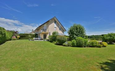 Villa - image - 1