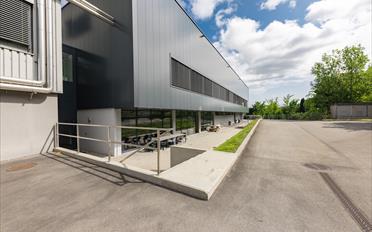 Commercial - image - 7