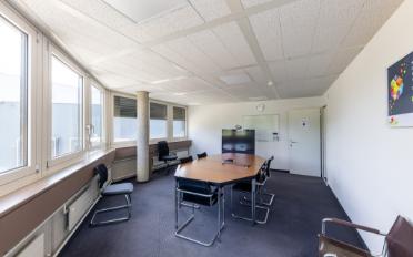 Office - image - 9