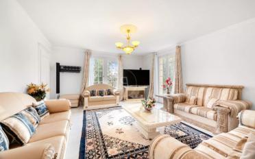 Single house 10 rooms - image - 8