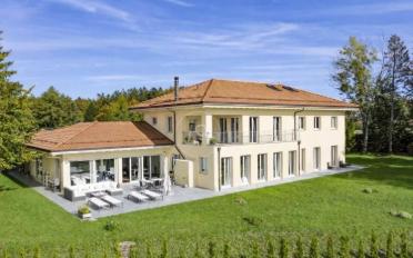 Einfamilienhaus 8.5 Zimmer - image - 1