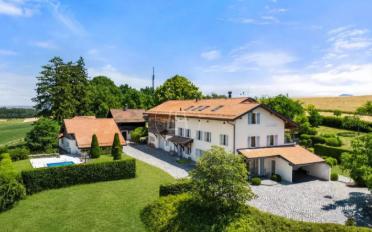 Einfamilienhaus 8.5 Zimmer - image - 1