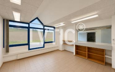 Office - image - 4
