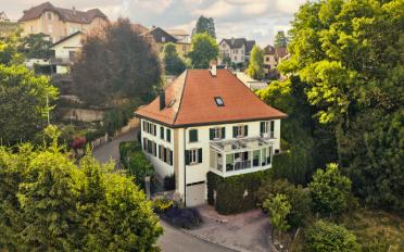 Einfamilienhaus 7.5 Zimmer - image - 1
