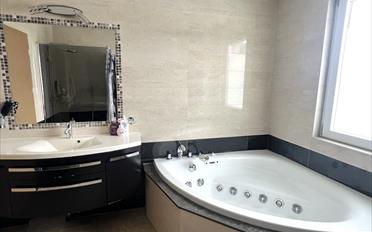 Villa 8.5 Zimmer - image - 11