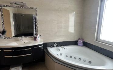Villa 8.5 Zimmer - image - 8
