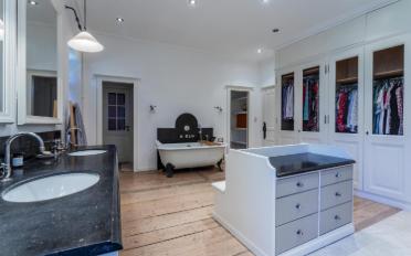 Single house 15 rooms - image - 8