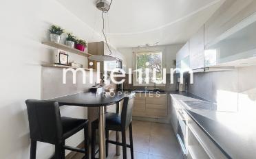 Furnished flat 6 rooms - image - 4