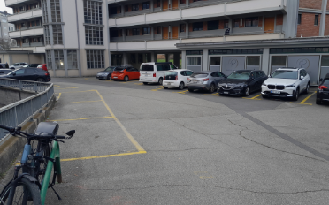 offener Parkplatz - image - 1