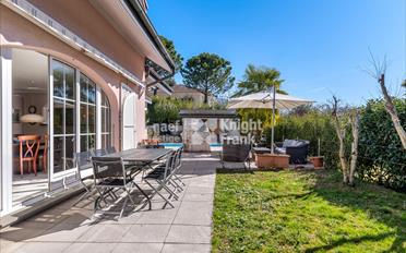 Villa 7.5 pièces - image - 1
