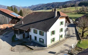 Einfamilienhaus 10 Zimmer - image - 1