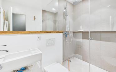 Bifamiliar house - image - 6