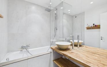 Bifamiliar house - image - 11
