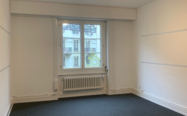 Office - image - 4