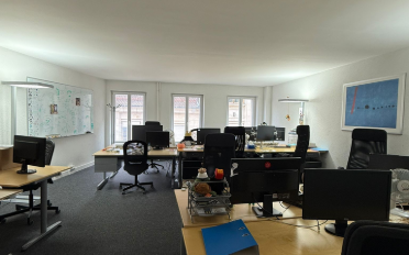 Commercial - image - 8