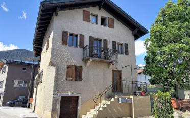 Residential building 8 rooms - image - 1