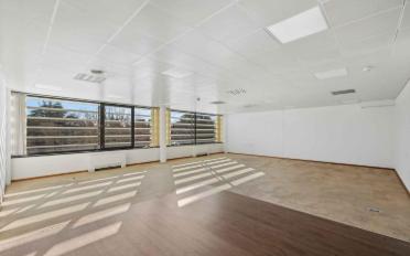 Office - image - 4