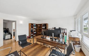 Office - image - 8