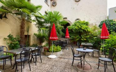 Hotel 10 rooms - image - 7