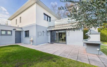Einfamilienhaus 8.5 Zimmer - image - 1