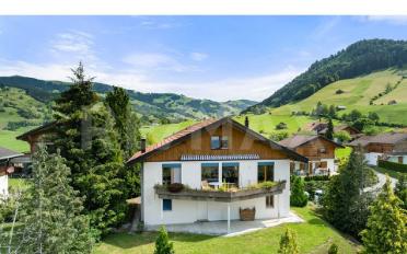 Furnished flat 6.5 rooms - image - 3