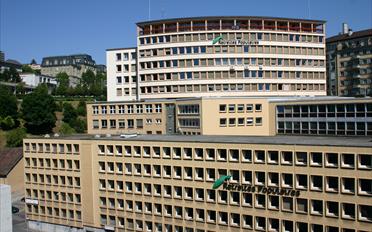 Bureau 9 pièces - image - 1