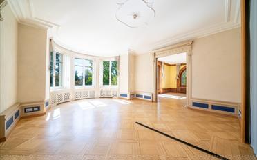 Office - image - 4