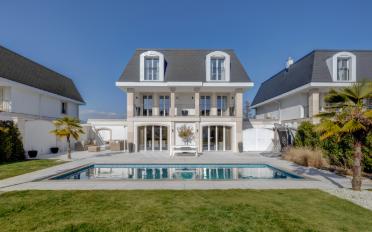 Maison 10.5 pièces - image - 1