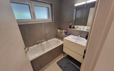 Apartment 5 rooms - image - 11