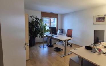Office - image - 4