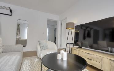 Studio - image - 12