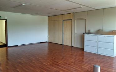 Office - image - 4