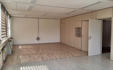 Office - image - 10