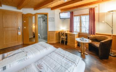 Hotel 20 rooms - image - 8