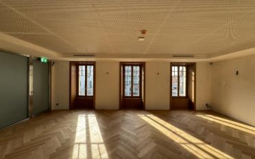 Office - image - 4
