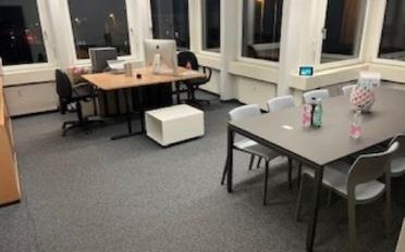 Office - image - 4