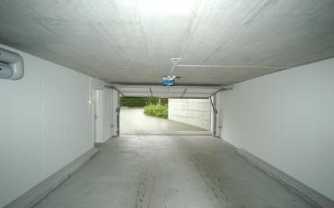 Covered parking place bike - image - 2