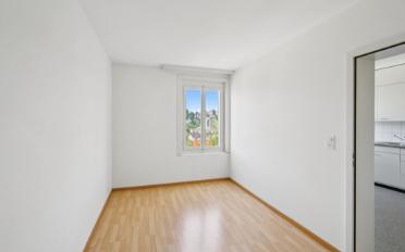 Apartment 4 rooms - image - 8
